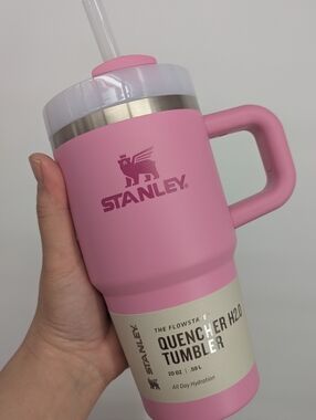 New STANLEY Quencher Flowstate Water Tumbler cup 20 oz Peony 🩷 Pink